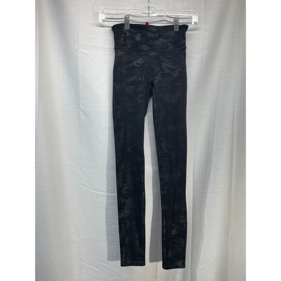 Spanx Women's‎ Leggings Camo Size XS - Picture 2 of 6